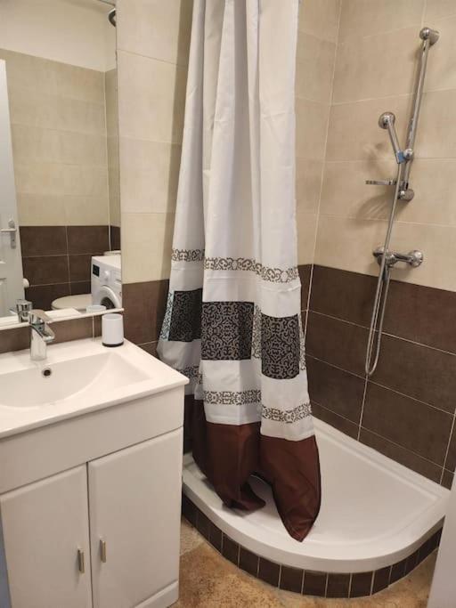 Appartement Sandonato Clermont-lʼHérault エクステリア 写真